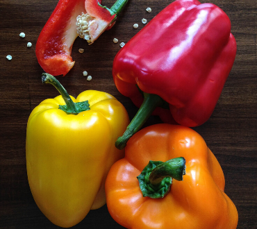 Peperoni freschi appena raccolti